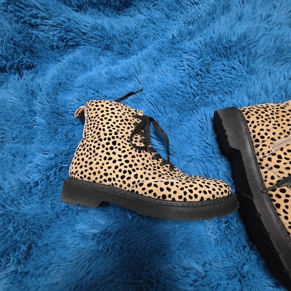 Pierre Dumas Womens Amora Tan and Black Boots Size 9 - Picture 4 of 9